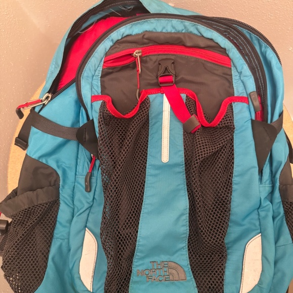 North Face Blue Recon Backpack - Hiking - School - Picture 2 of 7